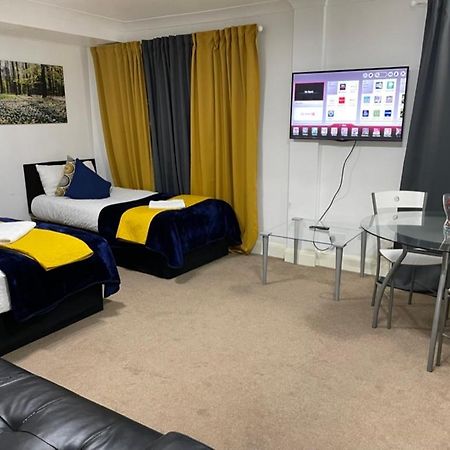 2 Bedrooms Modern Central London Apartment, Full Kitchen, 5 Minutes Tube Station Dış mekan fotoğraf